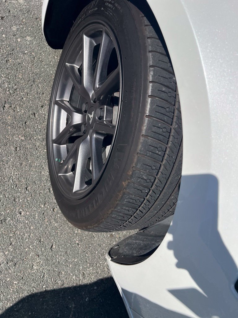 Used 2021 White Tesla Long Range image 3
