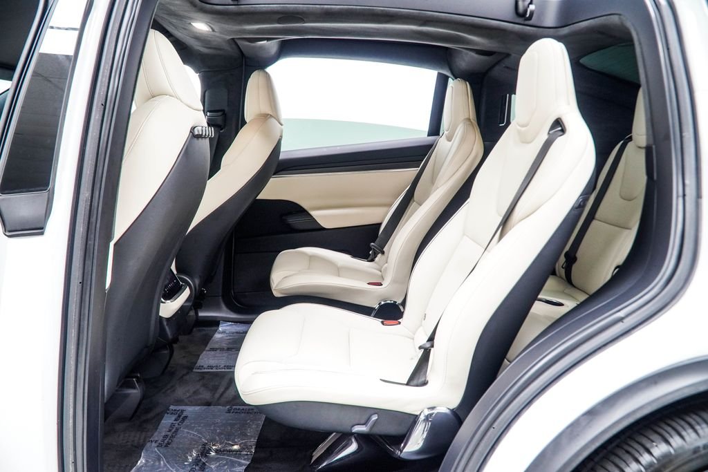 Used 2022 White Tesla Plaid image 22