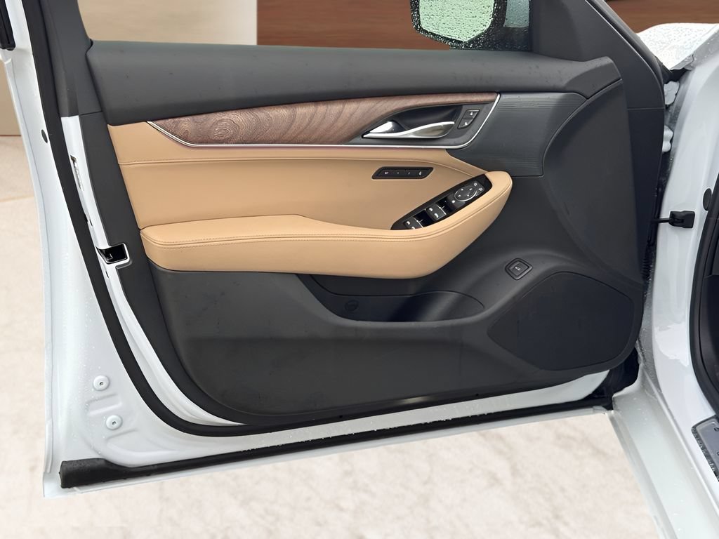 New 2026 Vibrant White Tricoat Cadillac Premium Luxury image 15