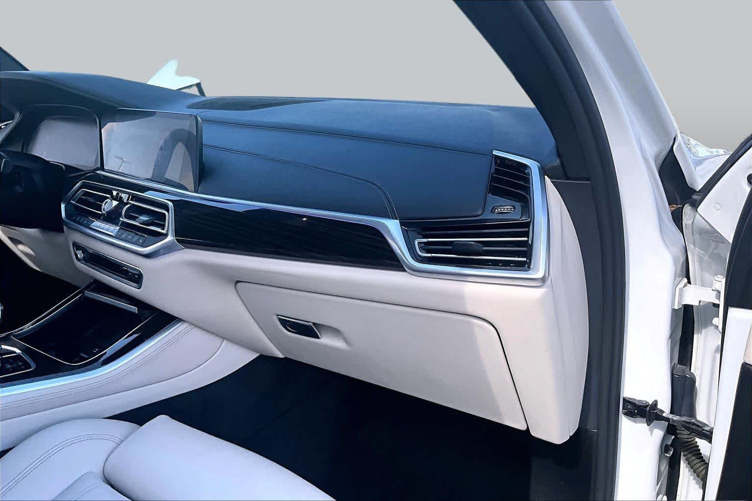 Used 2020 Alpine White BMW sDrive40i image 17