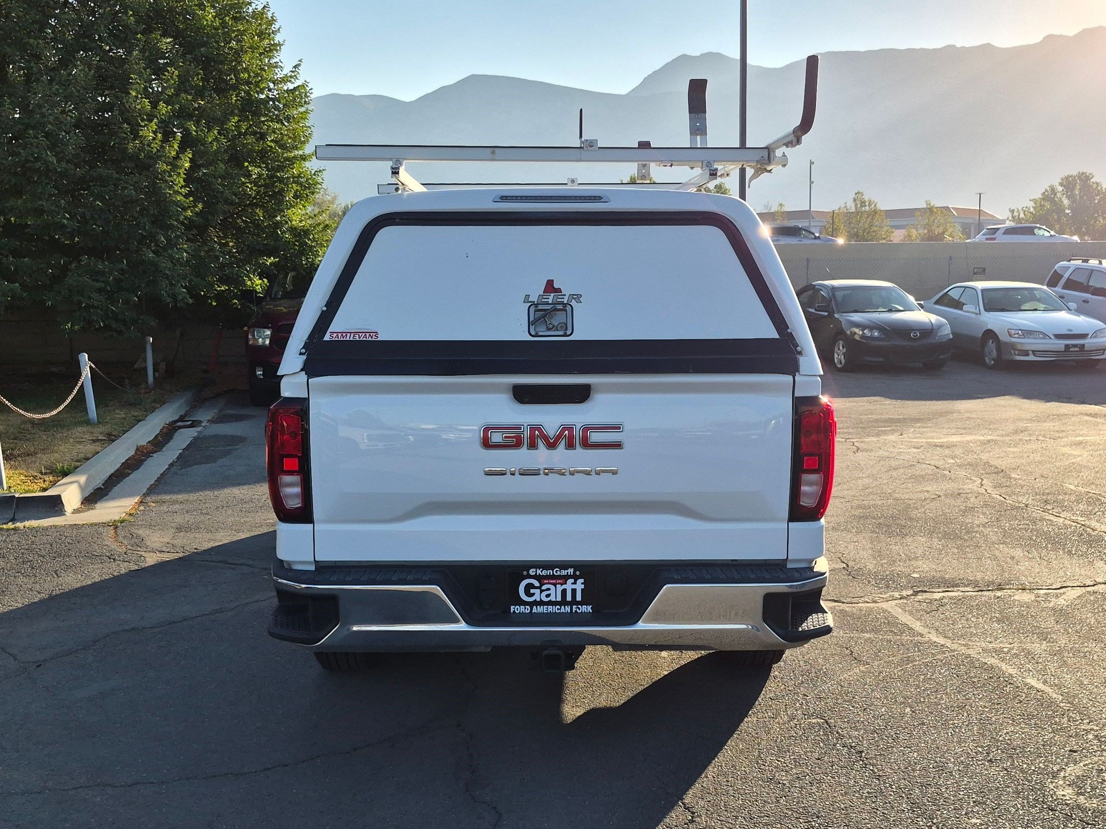 Used 2022 Summit White GMC Pro image 4
