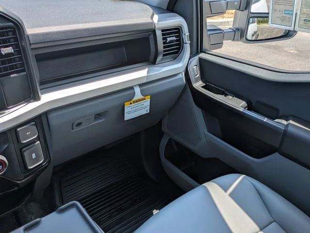 2026 Ford F-350 Super Duty Chassis Cab XL - Photo 16