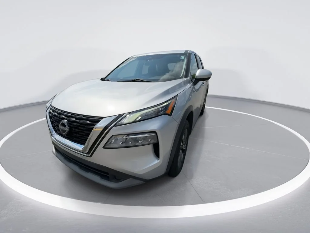 Used 2023 Silver Nissan SV image 4