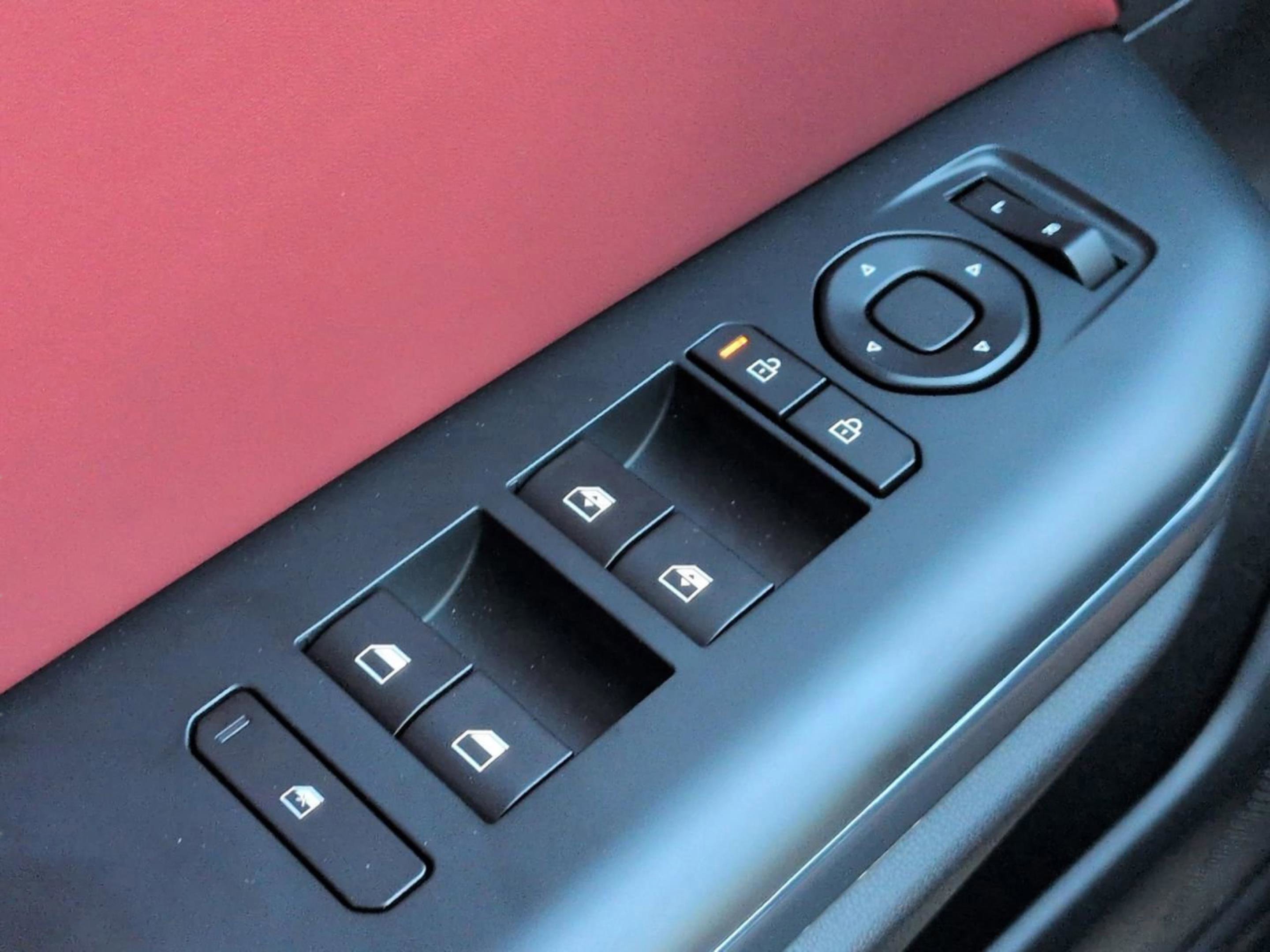 New 2026 Snow White Pearl Kia GT-Line image 27