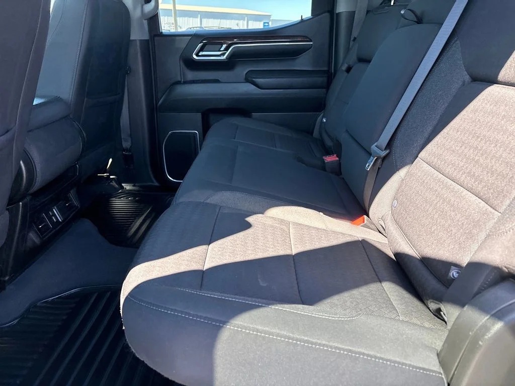 Used 2023 Silver GMC Elevation image 26