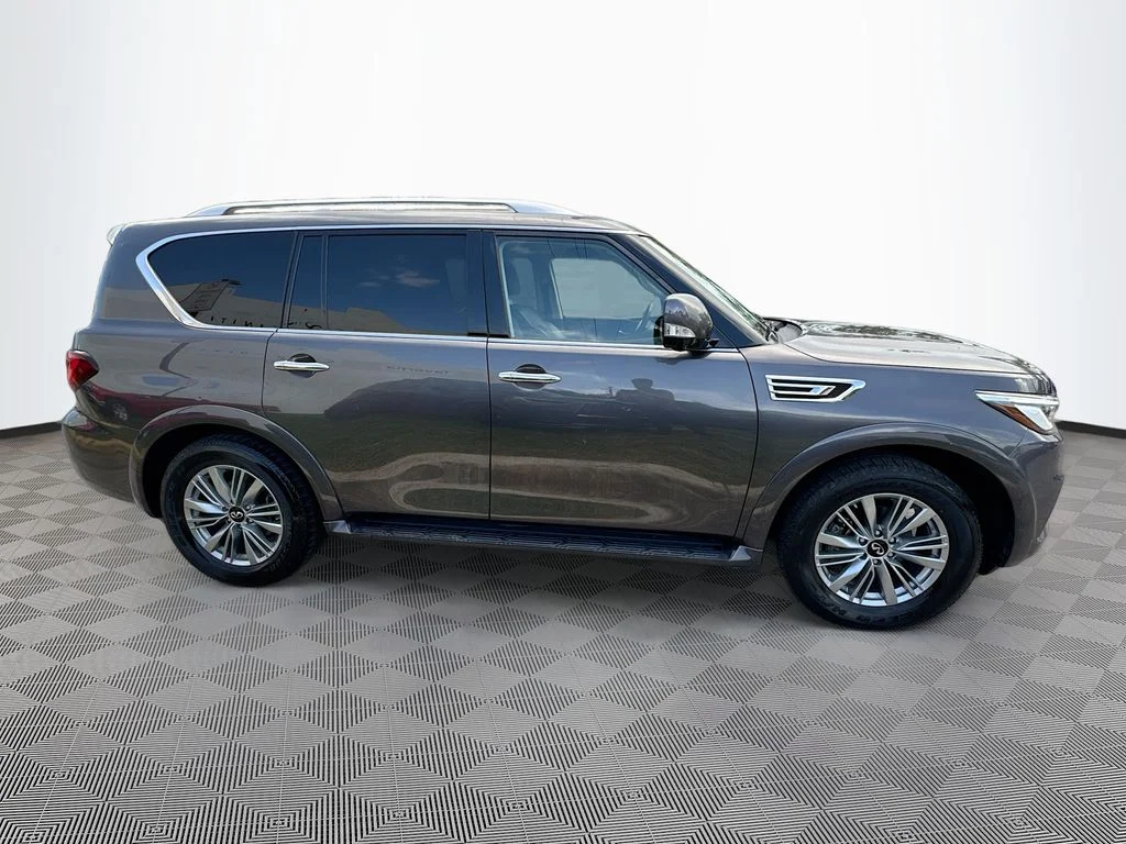 Certified Used 2024 Gray INFINITI LUXE image 5