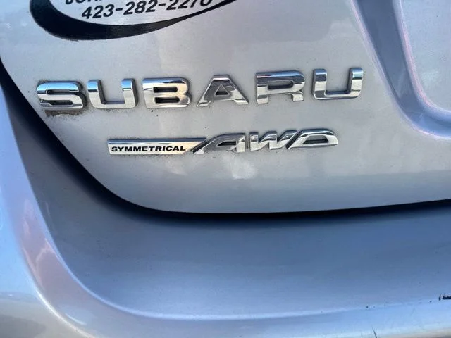 Used 2016 Silver Subaru 2.0i image 9