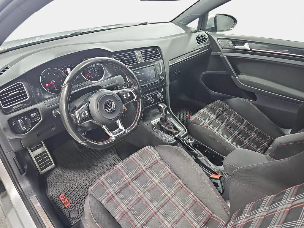 Used 2016 Silver Volkswagen S image 18
