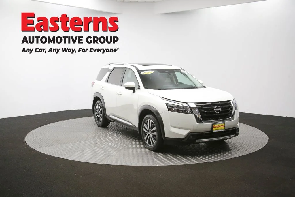 Used 2022 White Nissan Platinum image 54