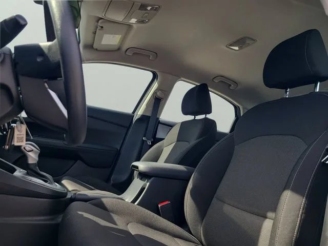Used 2023 Whiye Kia LXS image 22