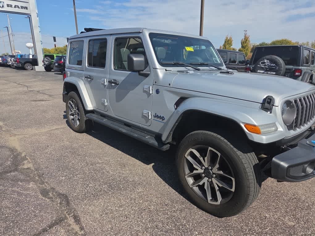 Used 2024 Silver Zynith Clearcoat Jeep Sport S image 4
