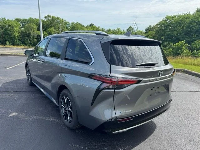 New 2026  Toyota Platinum image 5