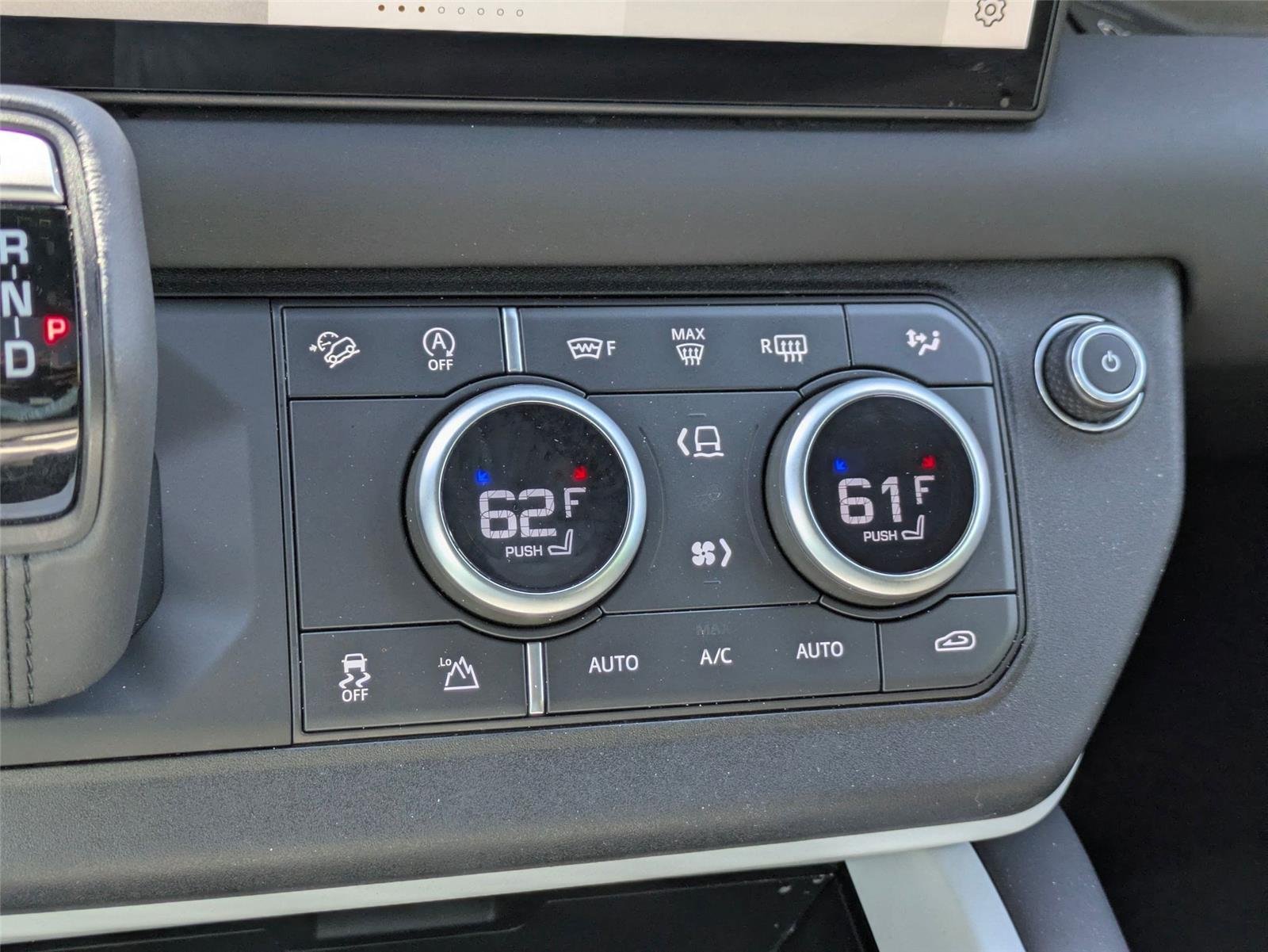 Used 2025  Land Rover S image 23