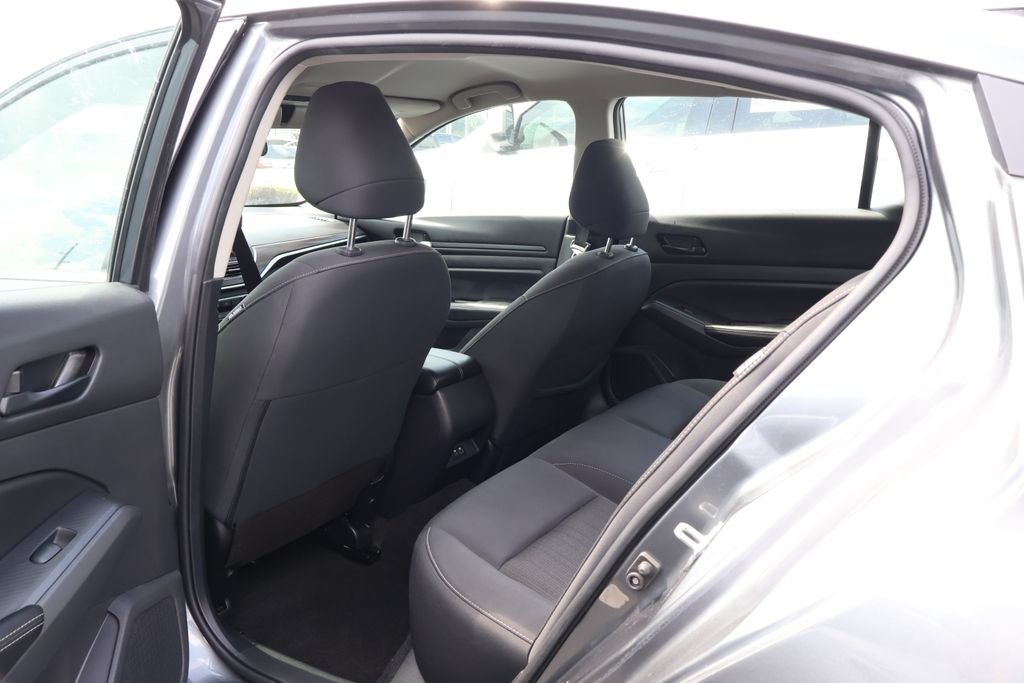 Used 2025 Gray Nissan SV FWD image 27