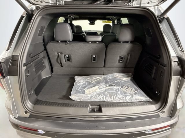 New 2027 Sterling Gray Metallic Chevrolet LT image 26