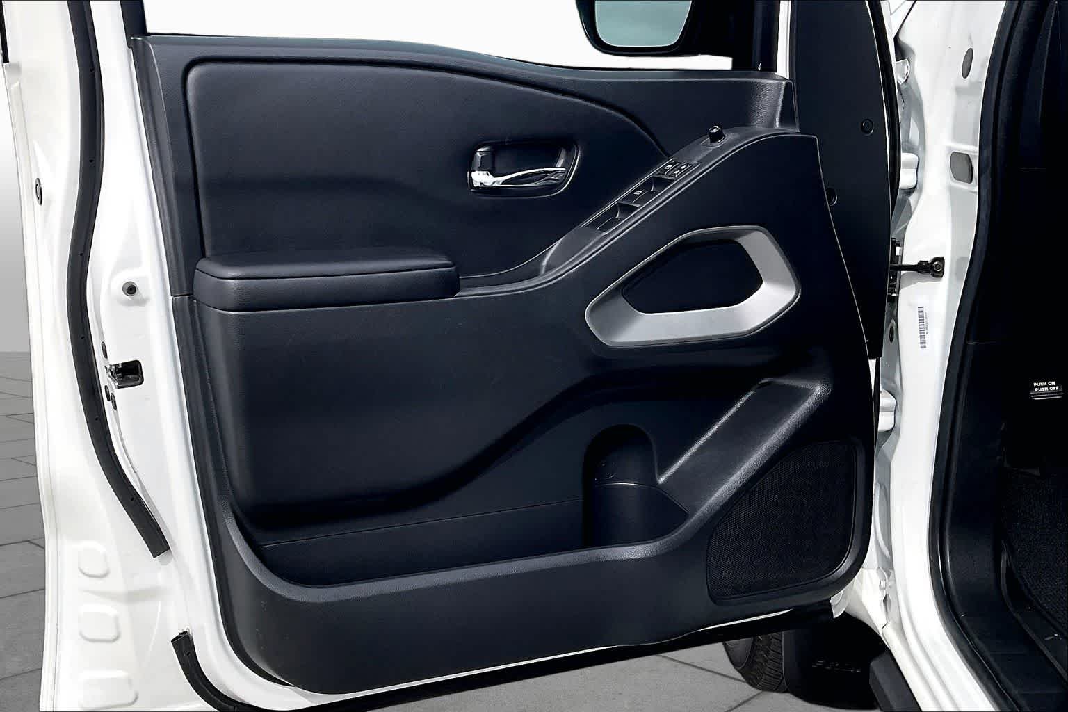 Used 2025 Glacier White Nissan SV image 20