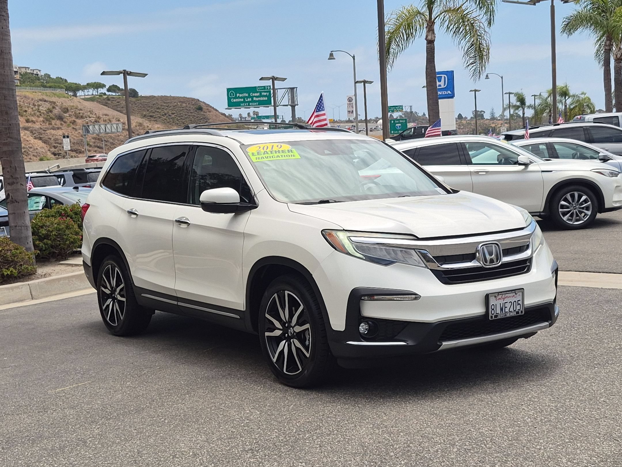 Used 2019 White Diamond Pearl Honda Touring 8-Passenger image 7