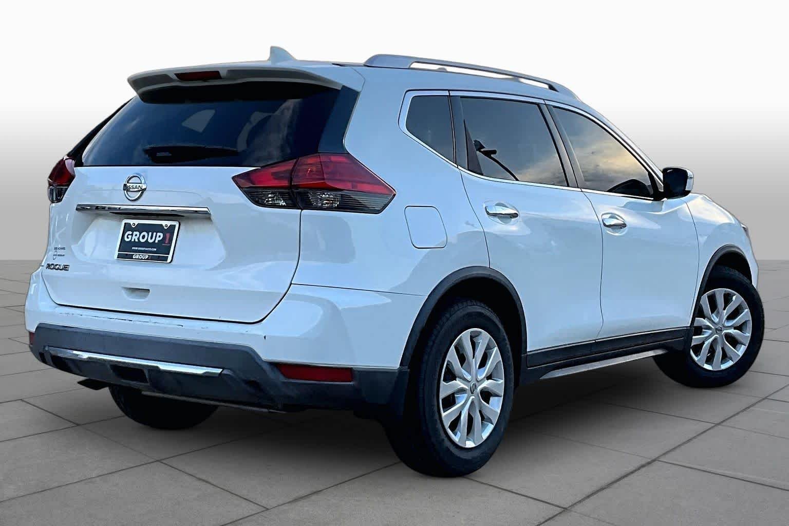 Used 2017 Glacier White Nissan S image 12