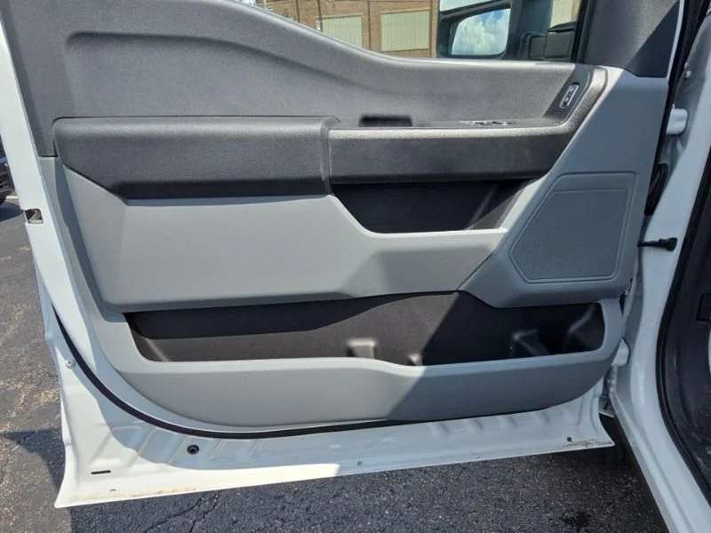 New 2026 Oxford White Ford F-250® XL image 18