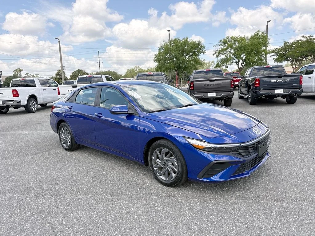 2024 Hyundai Elantra's photo