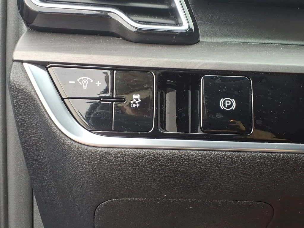 Used 2023 Blue Kia X-Line image 24