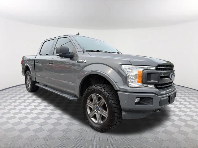 Used 2020 Gray Ford XLT image 3