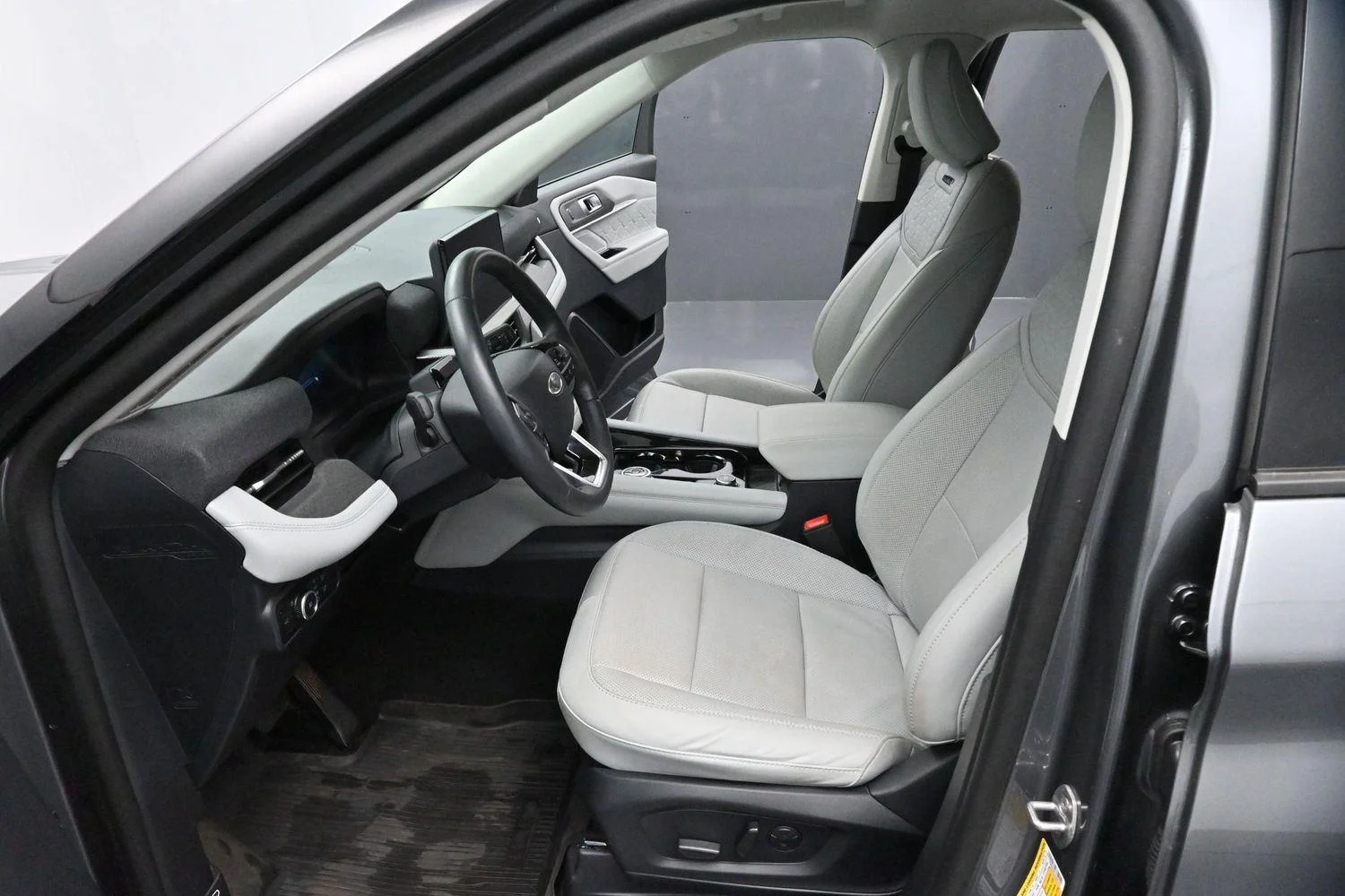 Used 2025 Carbonized Gray Ford Platinum image 12