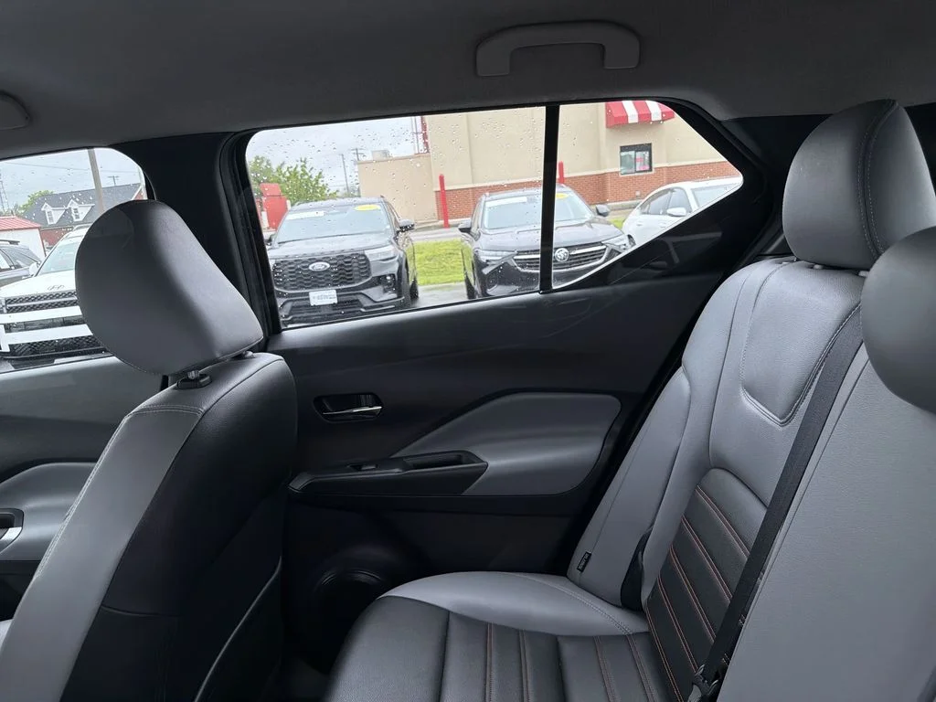 Used 2023 Gray Nissan SR image 9