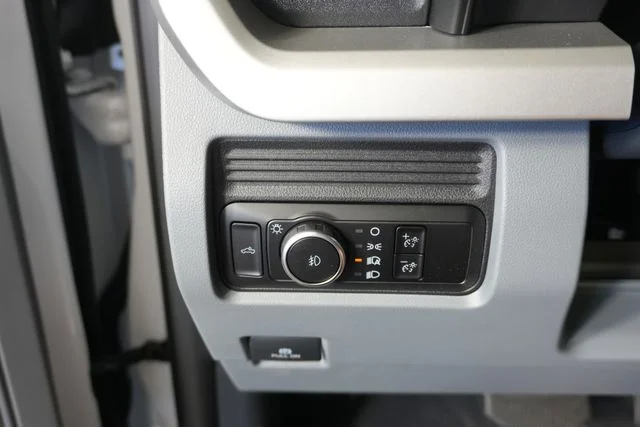 New 2026 Oxford White Ford F-250® XLT image 24