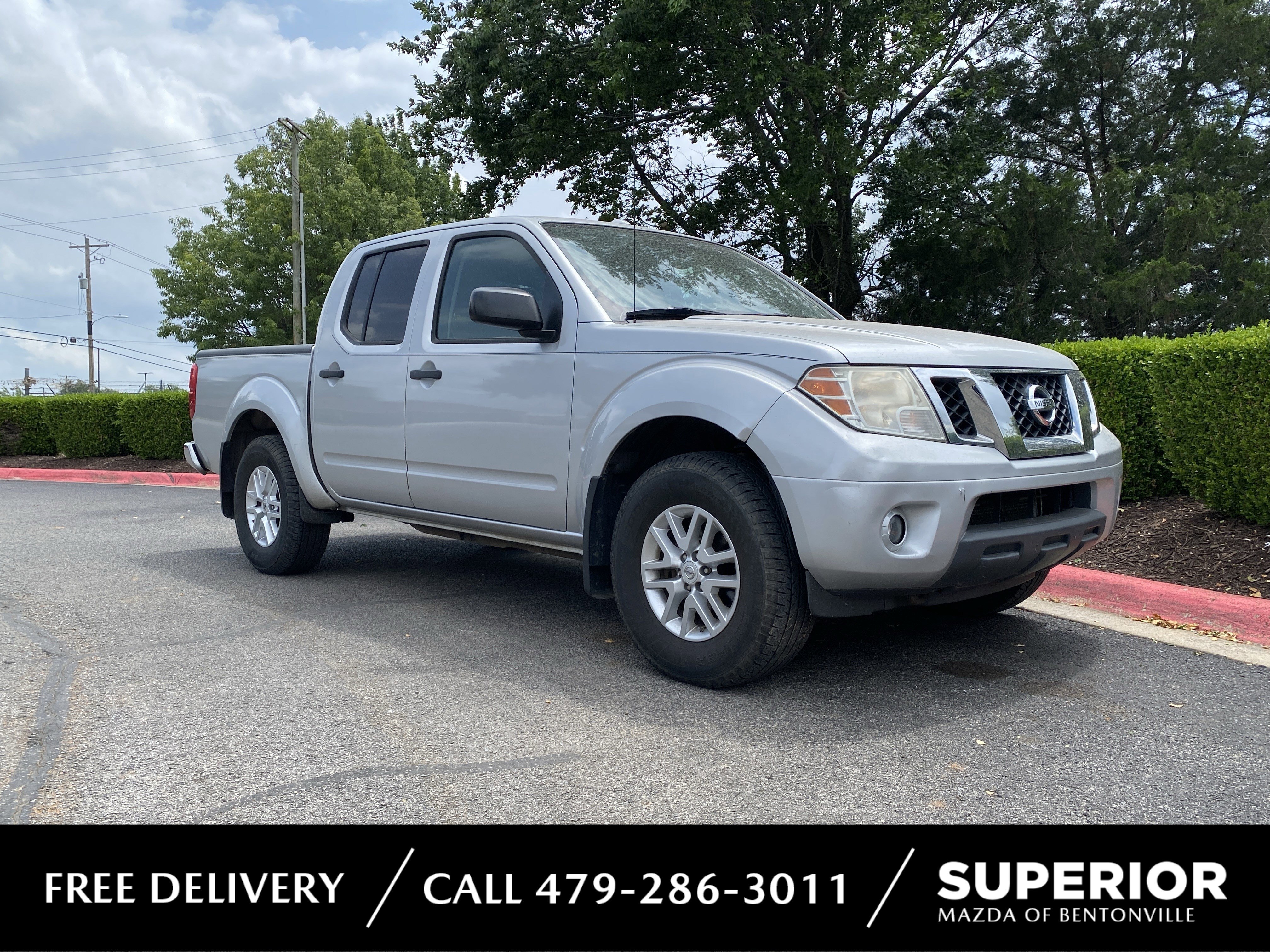 2015 Nissan Frontier 4.0 SV Crew Cab 4X4 AT SWB's photo