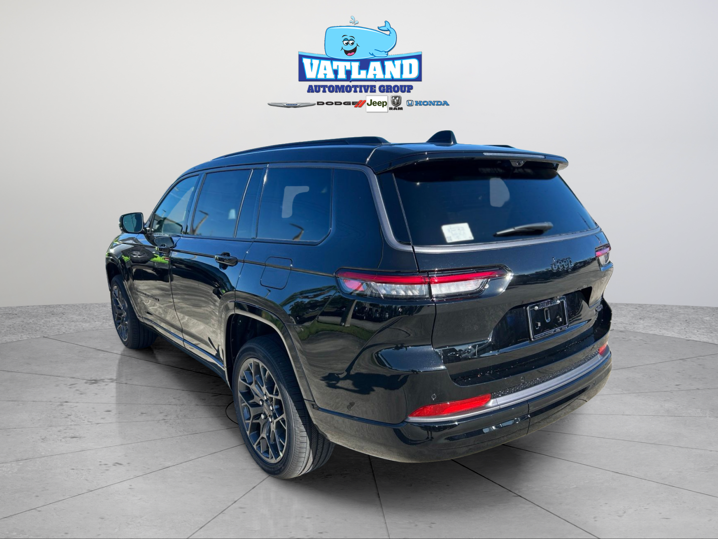 New 2026 Diamond Black Crystal Pearl-Coat Exterior Paint Jeep Summit image 3