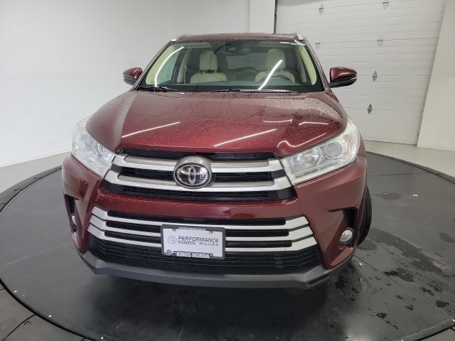 Used 2018 Ooh La La Rouge Mica Toyota SE image 2