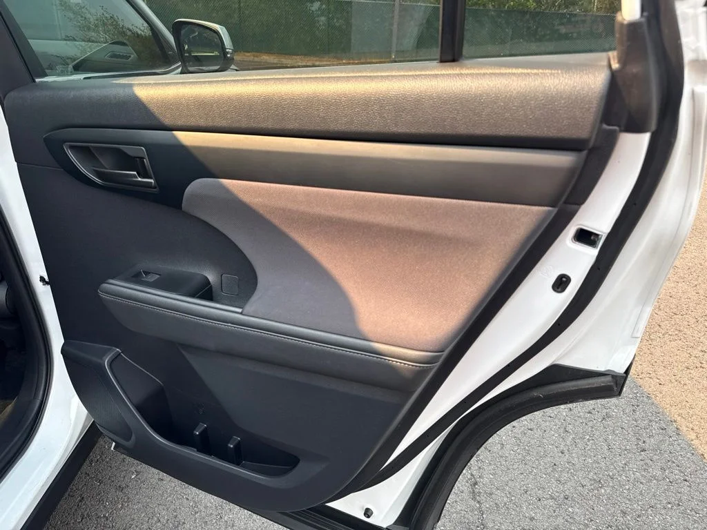 Used 2023 Pearl Toyota L image 21