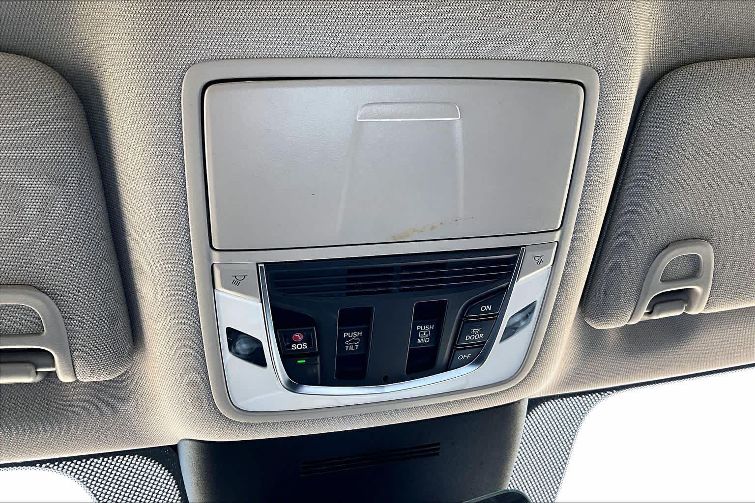 Used 2025 Majestic Black Pearl Acura w/Technology Package image 64