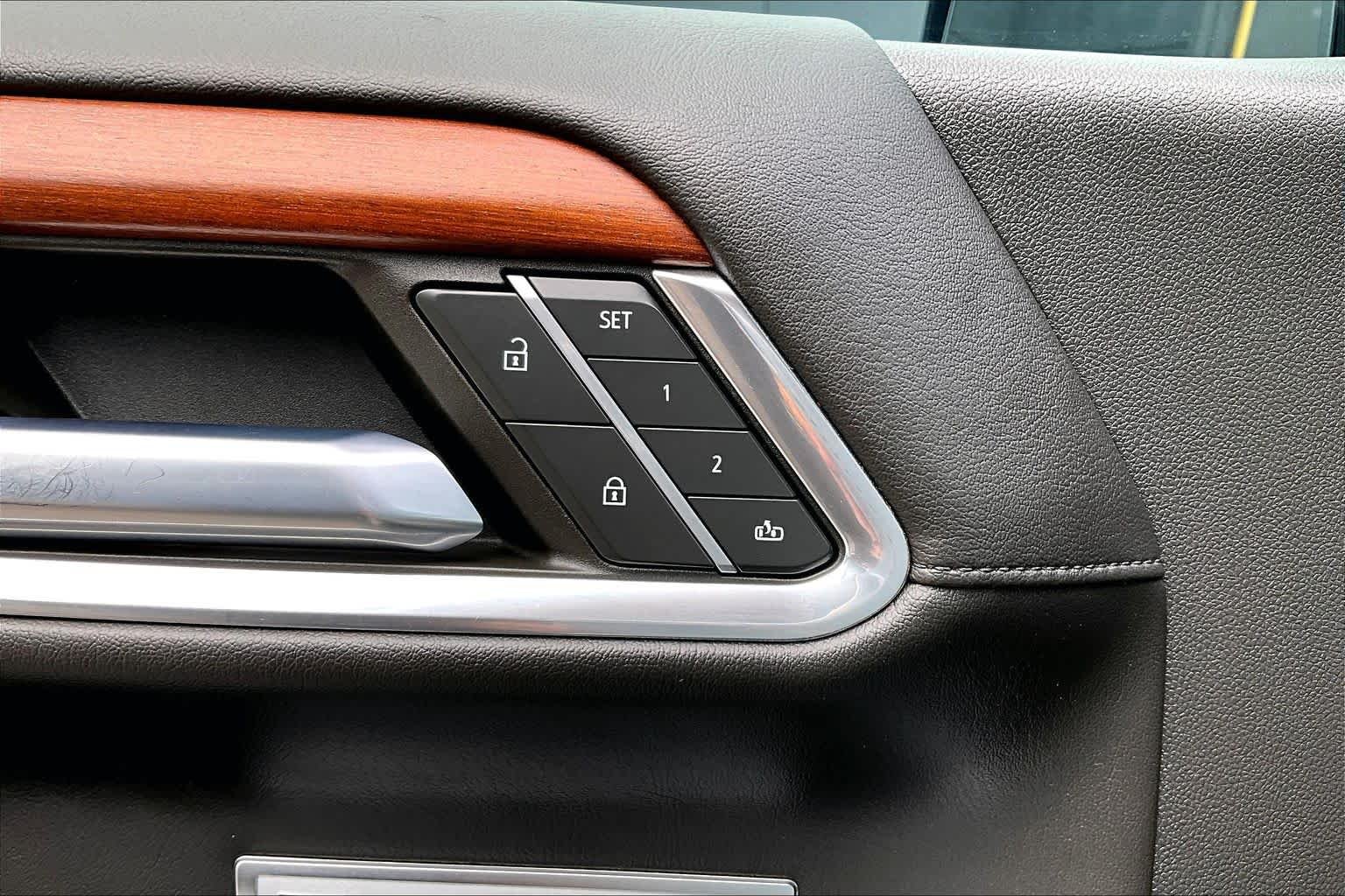 Used 2023 ONYX BLACK GMC Denali image 31