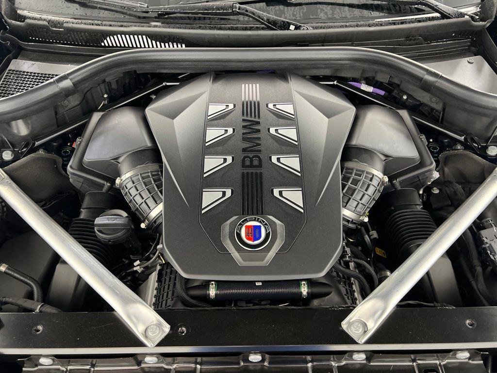 New 2026 Green Metallic BMW ALPINA XB7 image 16