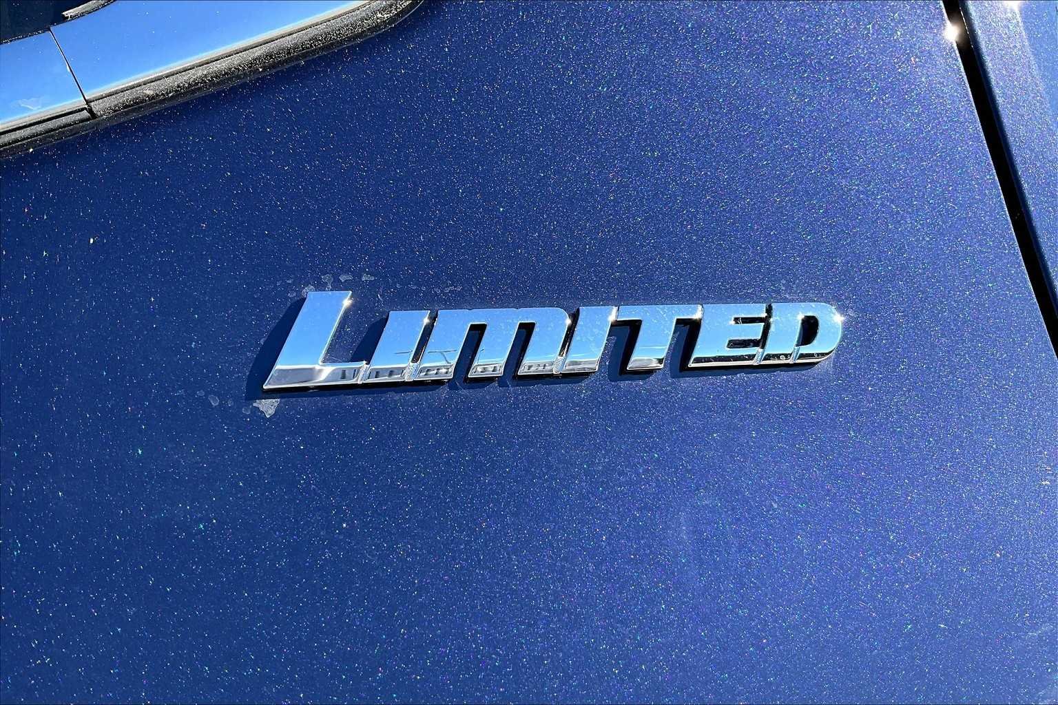 2025 Toyota Tundra Limited - Photo 15