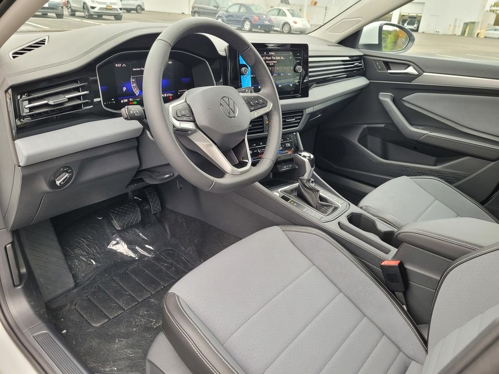 New 2026 White Volkswagen 1.5T SE image 10