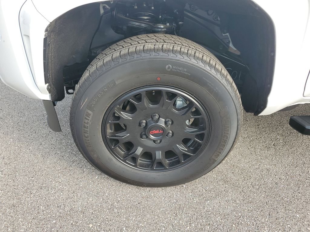 2025 Toyota Tacoma SR5 - Photo 9