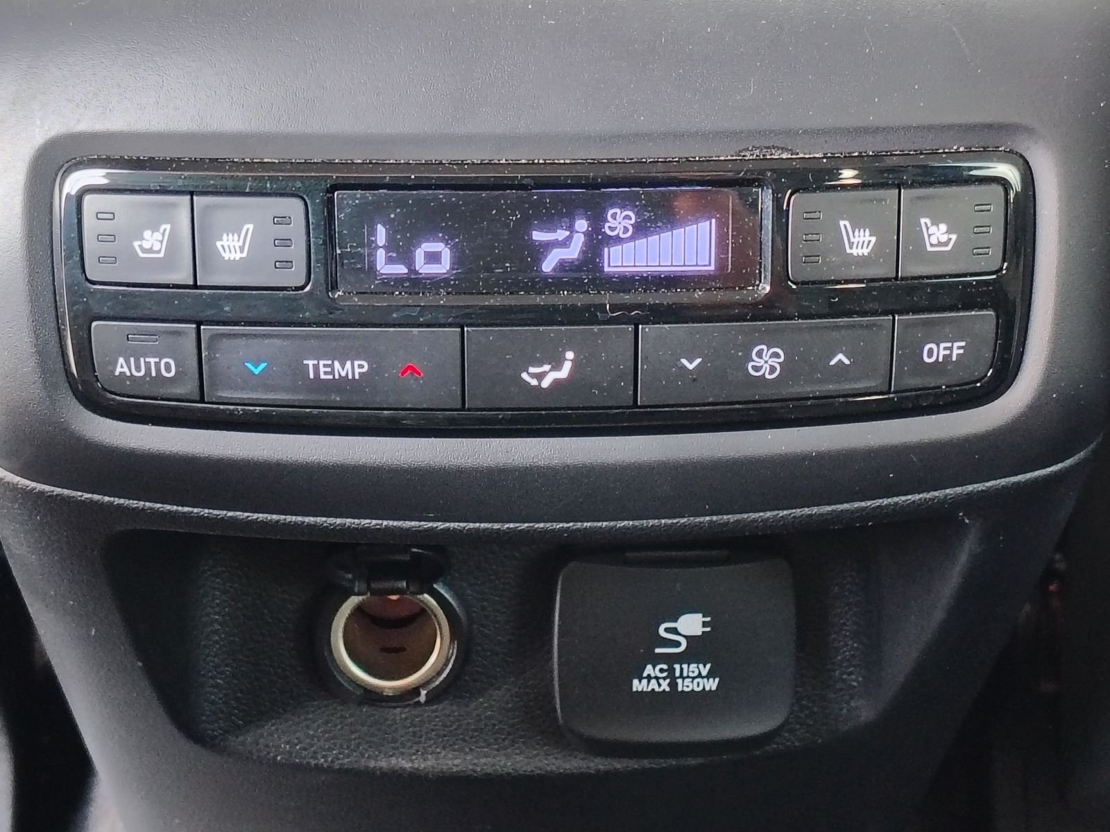 Used 2024 Black Hyundai SEL image 31