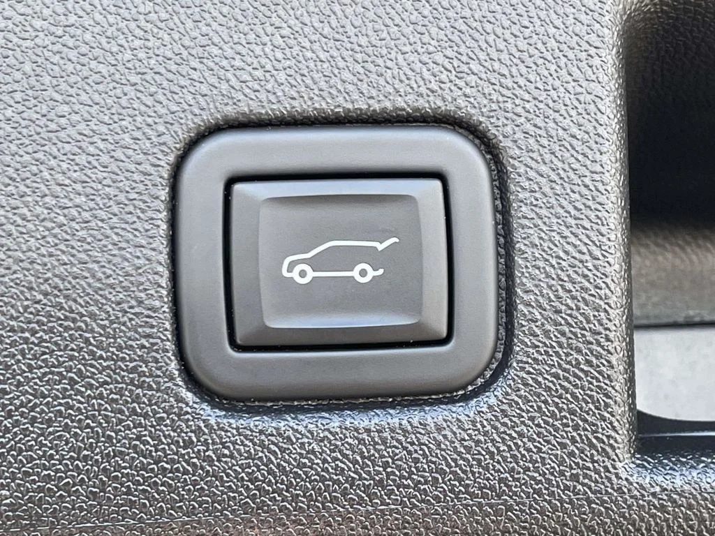 Used 2024 Gray Chevrolet RS image 39
