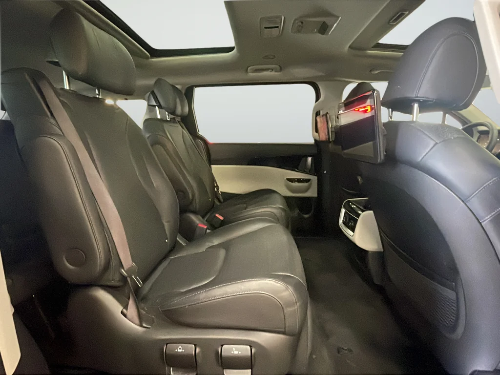 Certified Used 2022 Gray Kia SX Prestige image 25