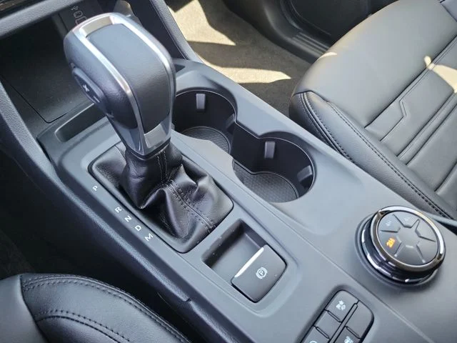 New 2026 Oxford White Ford Lariat image 24