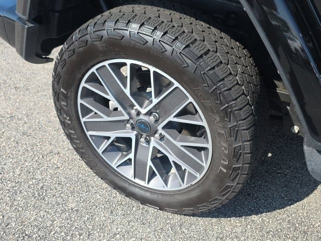 Used 2024 Black Clearcoat Jeep High Altitude image 10