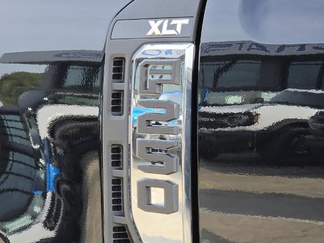 New 2026 Agate Black Metallic Ford F-250® XLT image 29