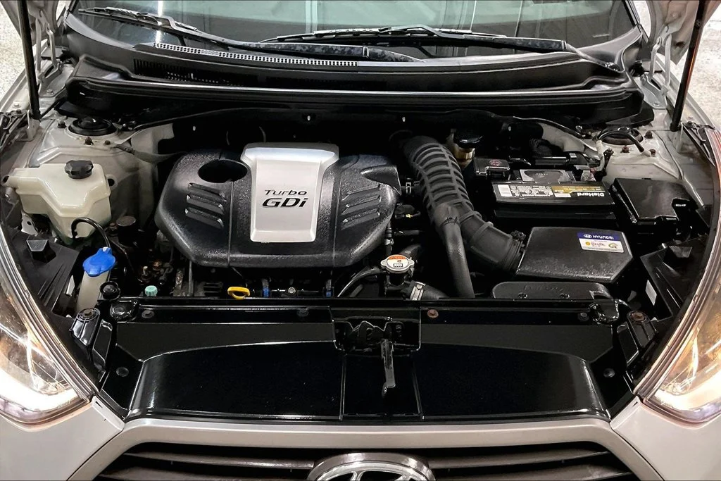 Used 2016 Silver Hyundai Turbo image 9