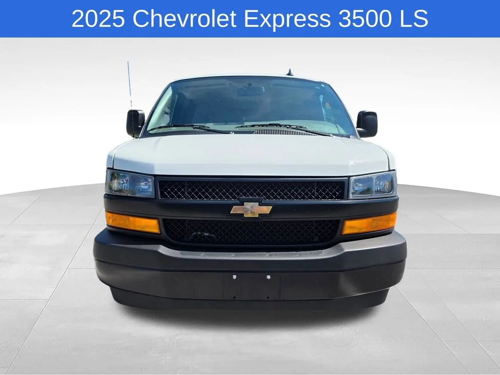 Used 2025 Summit White Chevrolet 1LS image 9