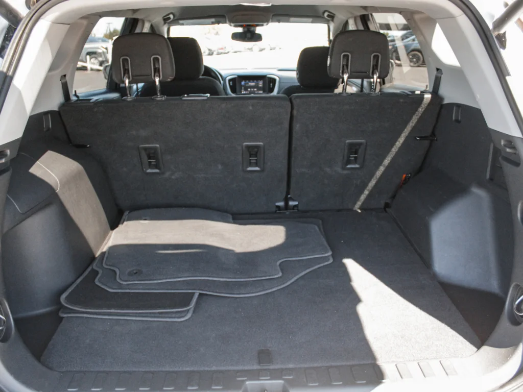 Used 2020 Quicksilver Metallic GMC SLE image 26