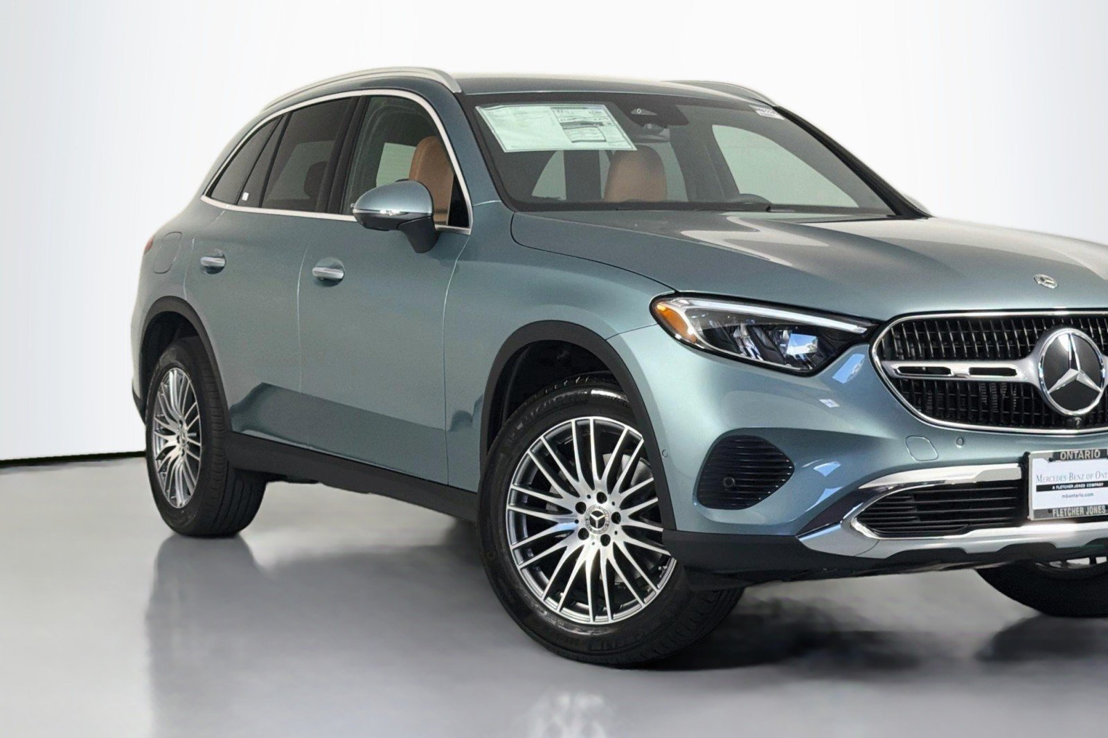 New 2026 Verde Silver Metallic Mercedes-Benz GLC 300 SUV image 13