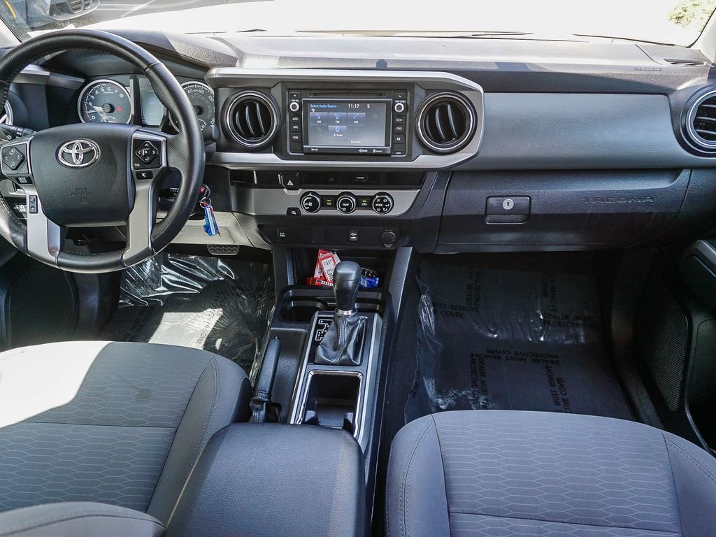 Used 2017  Toyota SR5 image 14